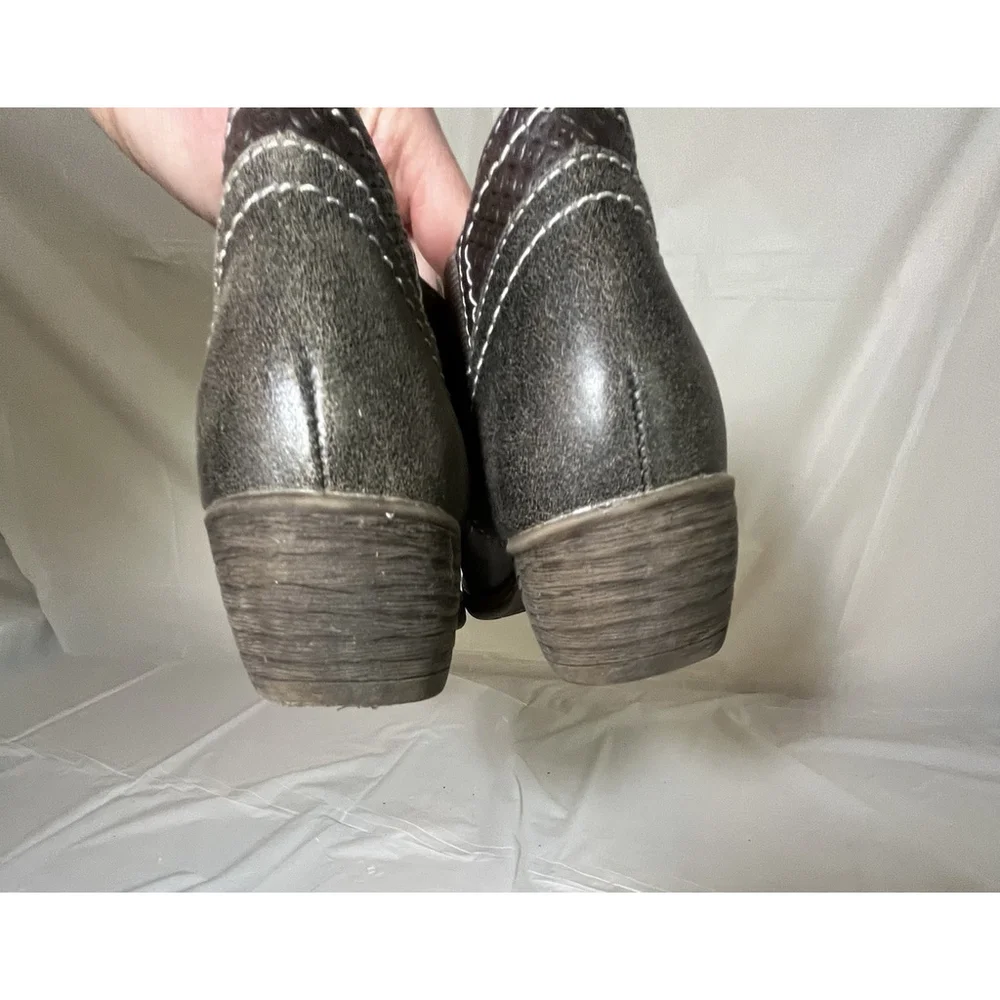 Biza size 36/ 5.5-6  Carson Gray Leather Slip On Booties